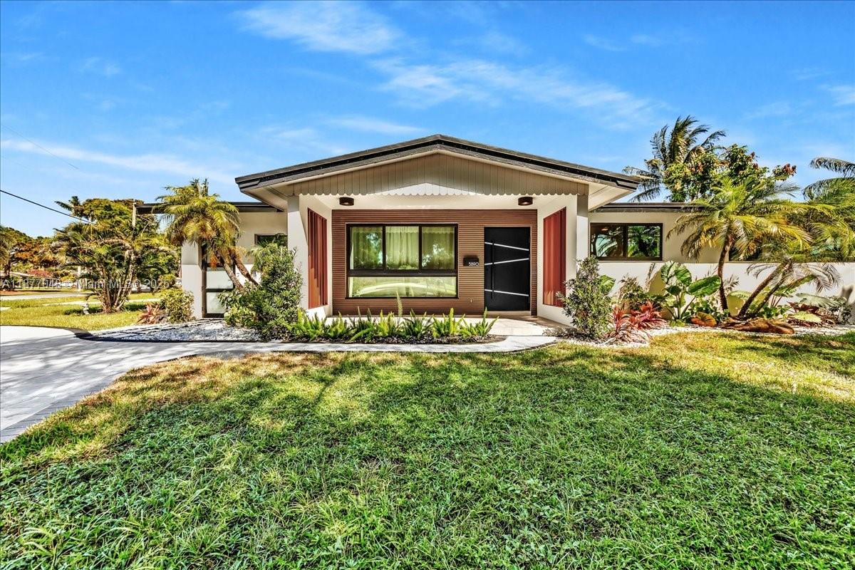 5890 SW 13th St, Plantation FL 33317