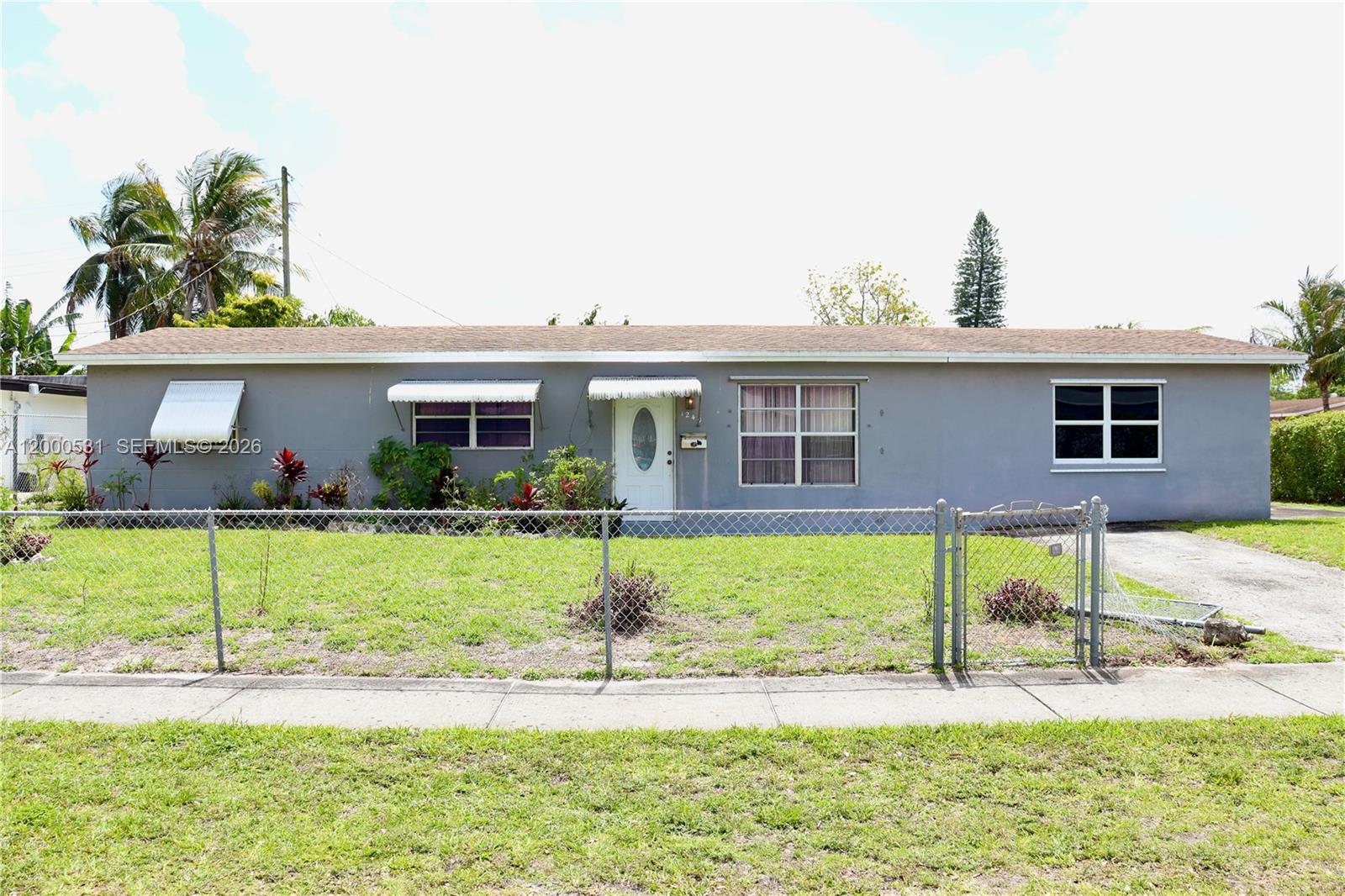 1240 NE 214th St, Miami FL 33179