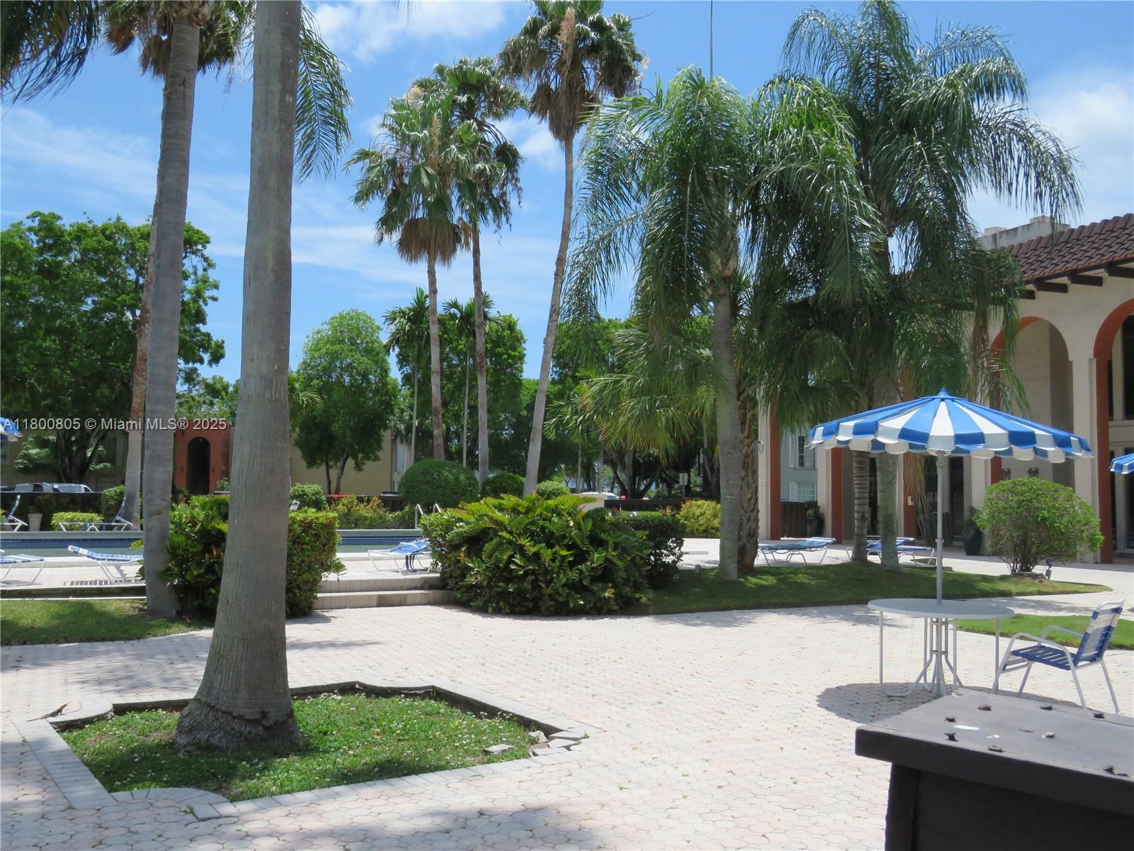 10822 N Kendall Dr # S14, Miami FL 33176
