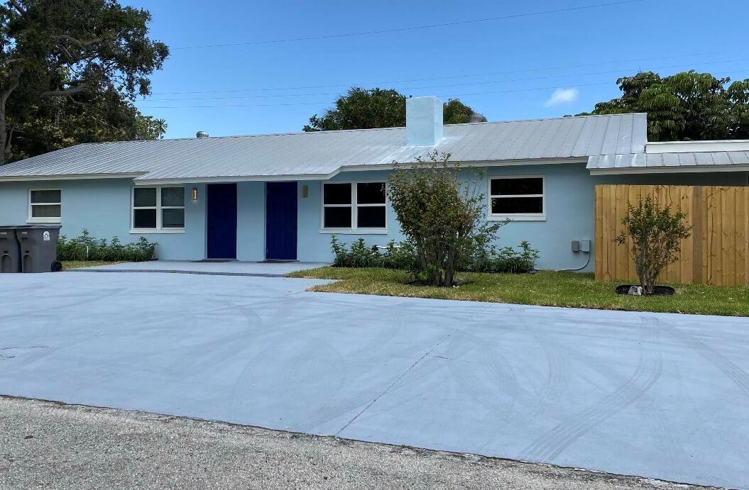 1867 Windsor Drive, North Palm Beach FL 33408