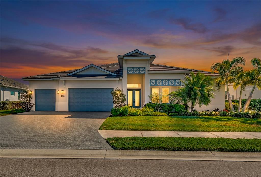 8252 REDONDA LOOP