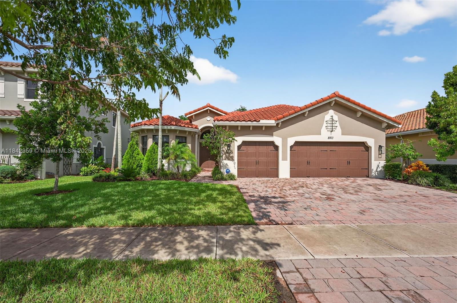 8971 Edgewater Bnd, Parkland FL 33076