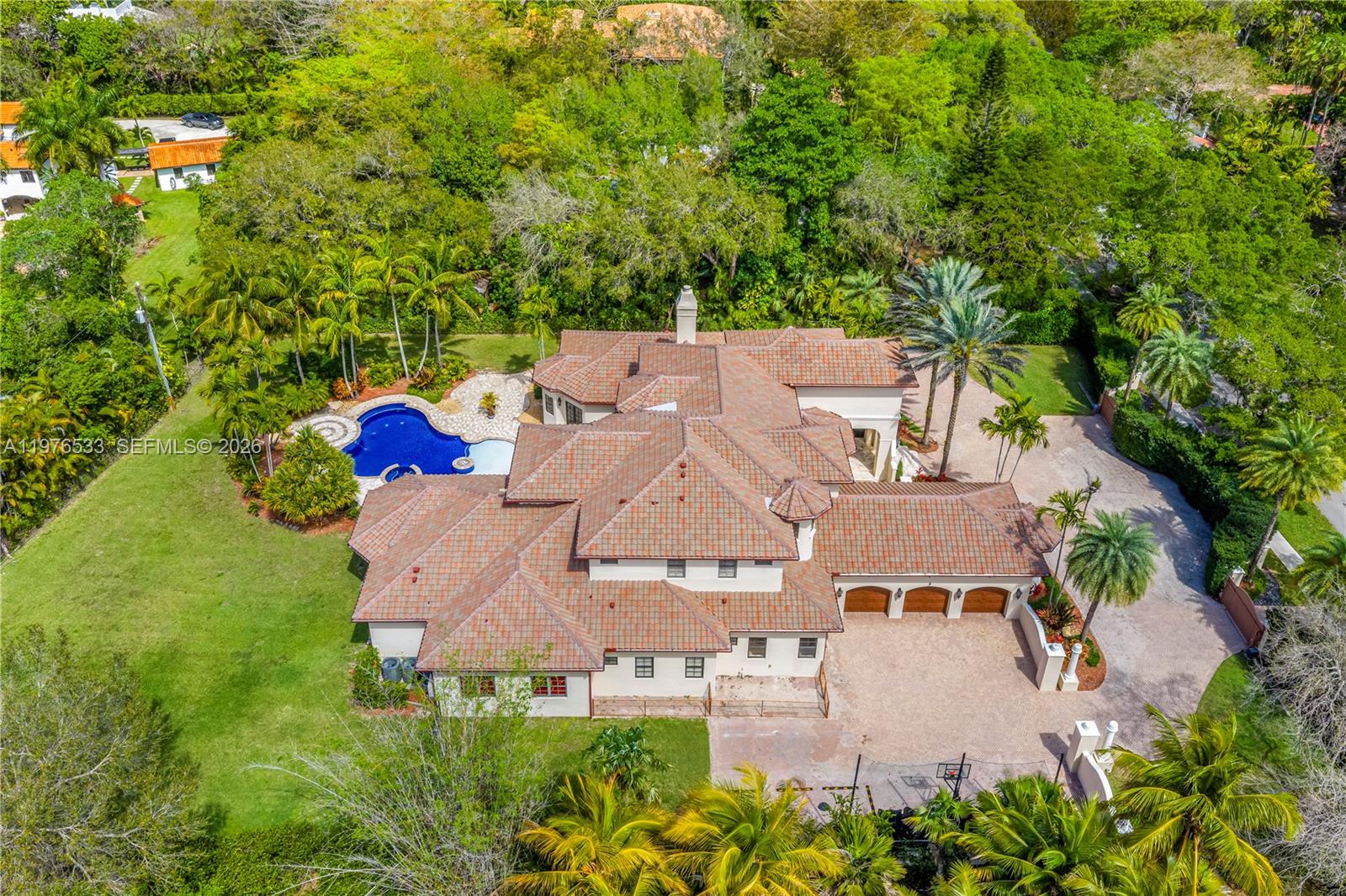 A true estate set on more than 45,000 SF of beautifully landscaped grounds. — 11400 SW 67th Ave, Pinecrest FL 33156, PINECREST, FL