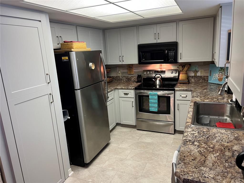 2210 UTOPIAN DRIVE E UNIT 214, CLEARWATER, FL — photo 5 of 30