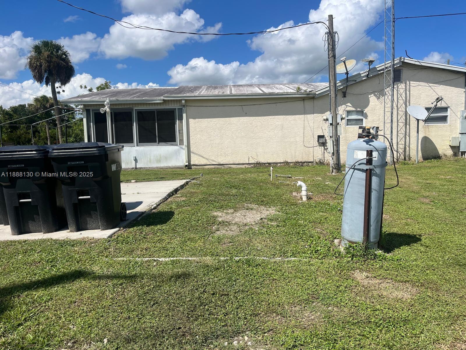 OKEECHOBEE, FL — photo 3 of 7