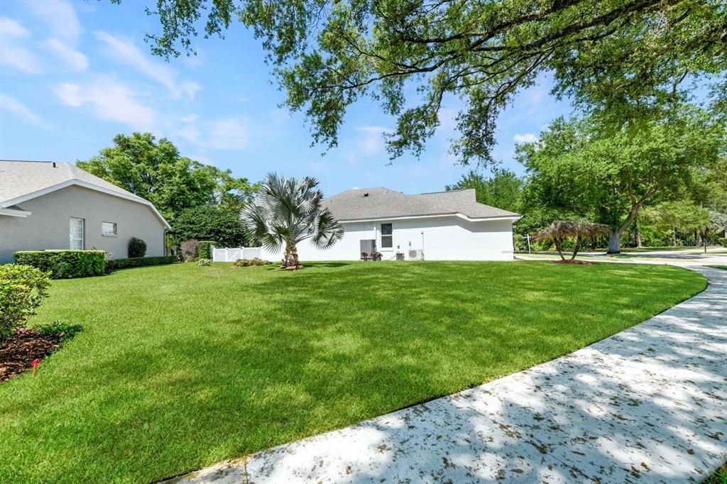 1901 PARK FOREST BOULEVARD, MOUNT DORA, FL — photo 3 of 30