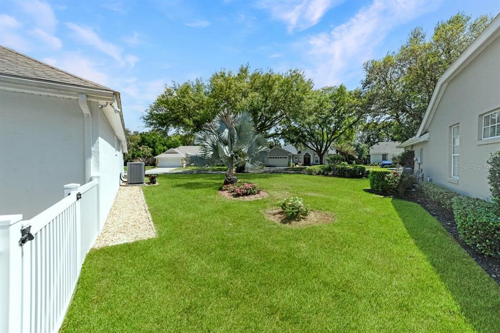 1901 PARK FOREST BOULEVARD, MOUNT DORA, FL — photo 5 of 30