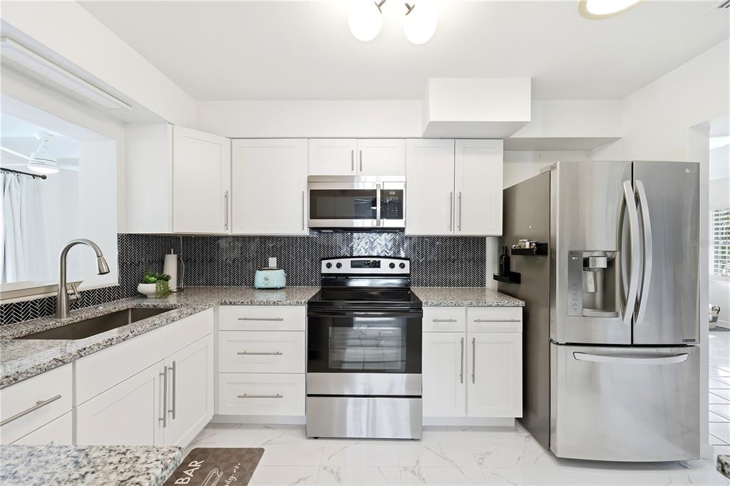 1147 SHADY REST LANE