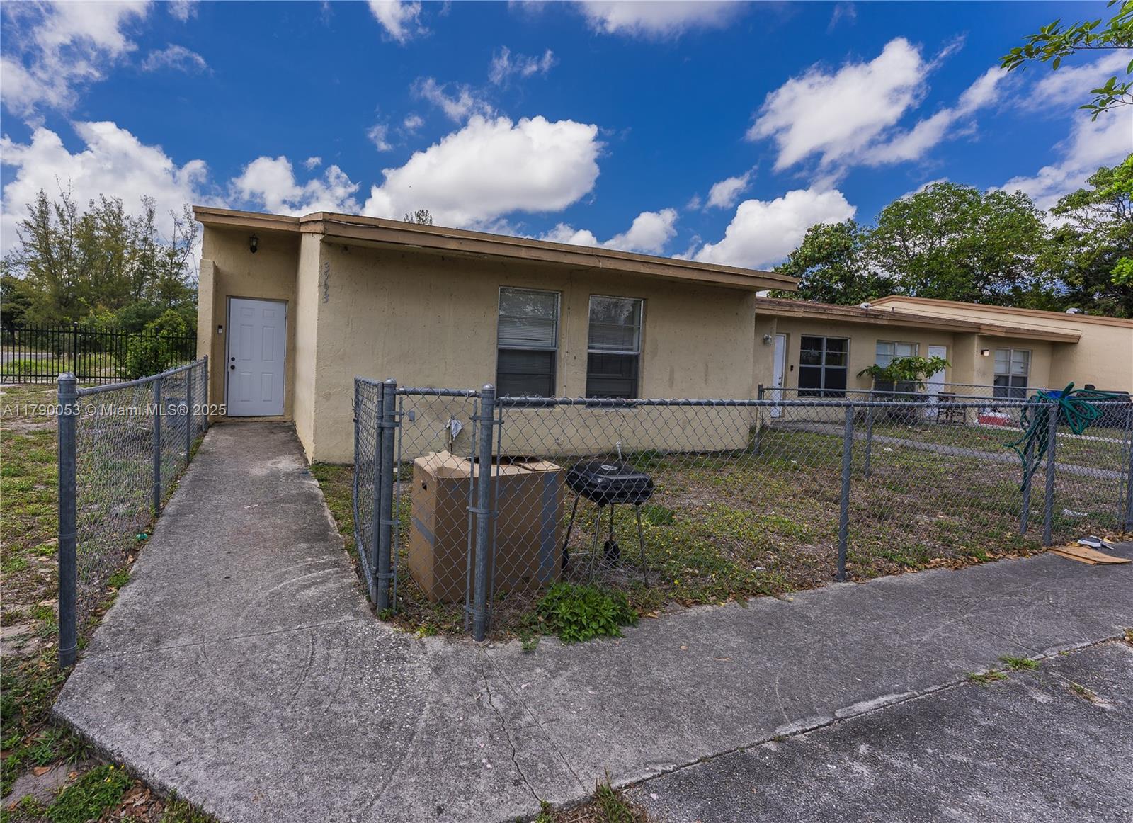 3793 NW 213th Ter, Miami Gardens FL 33055