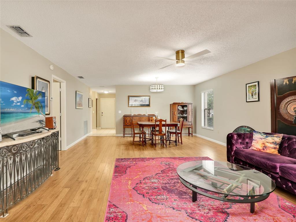 623 OAK HILL CIRCLE UNIT 28, SARASOTA, FL — photo 2 of 30