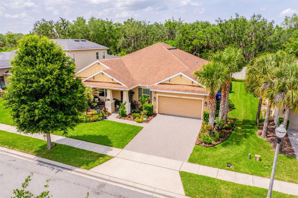 1208 FIELDSTONE CIRCLE