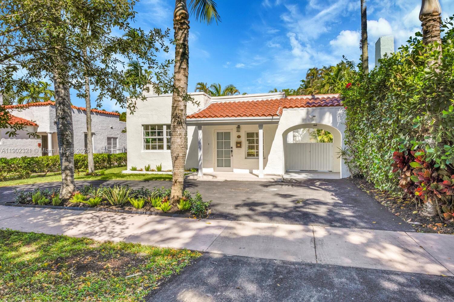 1213 La Mancha Ave, Coral Gables FL 33134