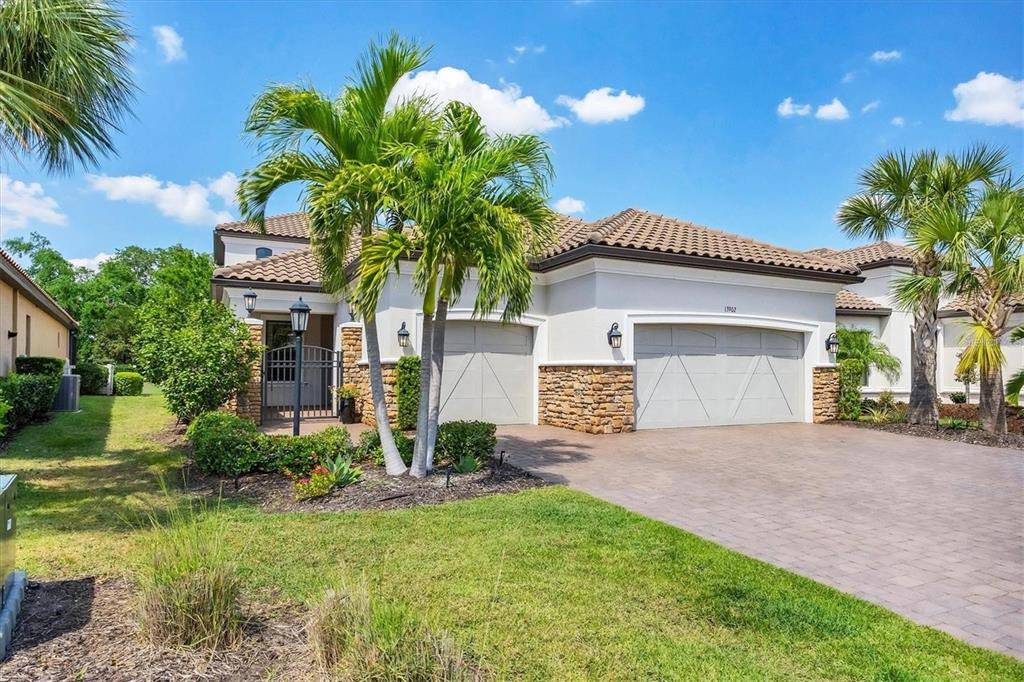 13902 MESSINA LOOP