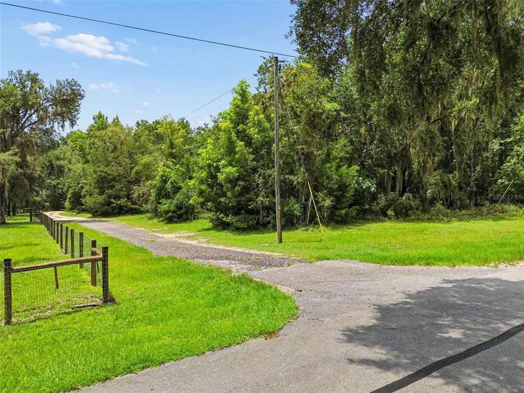 5111 E UNNAMED LANE