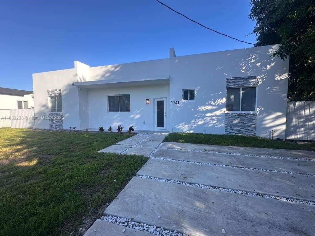 1741 NW 76th St, Miami FL 33147