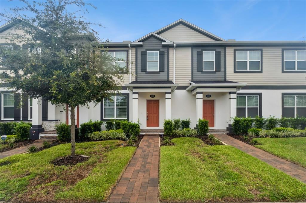 827 CREEPING FIG STREET