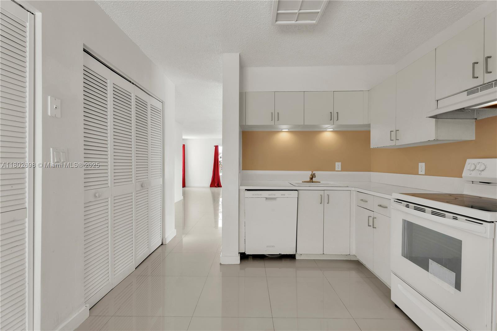 9826 SW 222nd Ter, Cutler Bay FL 33190