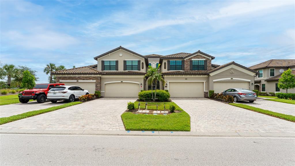 5805 WAKE FOREST RUN UNIT 103, LAKEWOOD RANCH, FL — photo 2 of 30