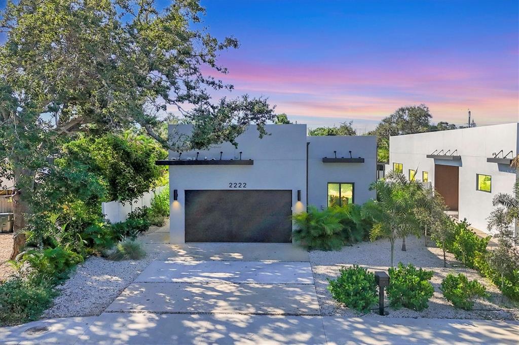 2222 WEBBER STREET