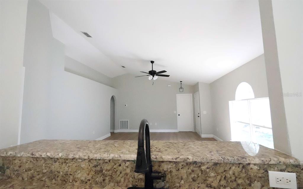 6529 TABOGI TRAIL, WESLEY CHAPEL, FL — photo 4 of 20