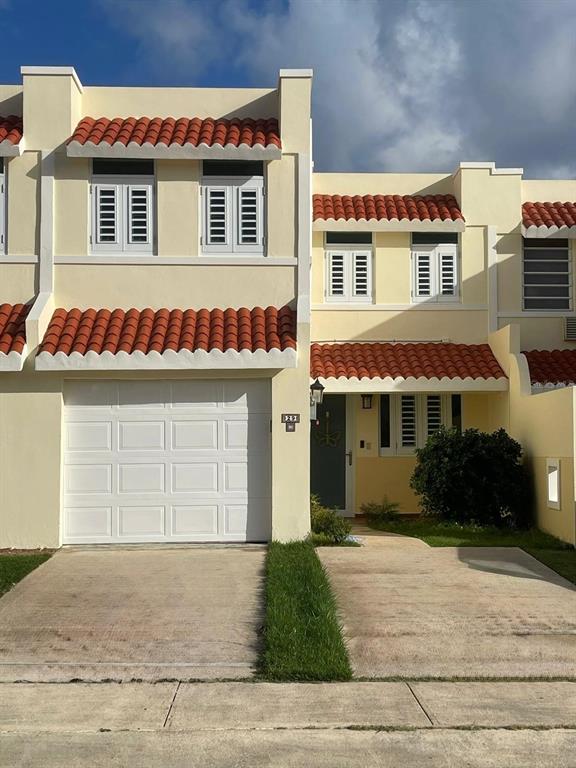 3 GABLES BREEZE UNIT 29