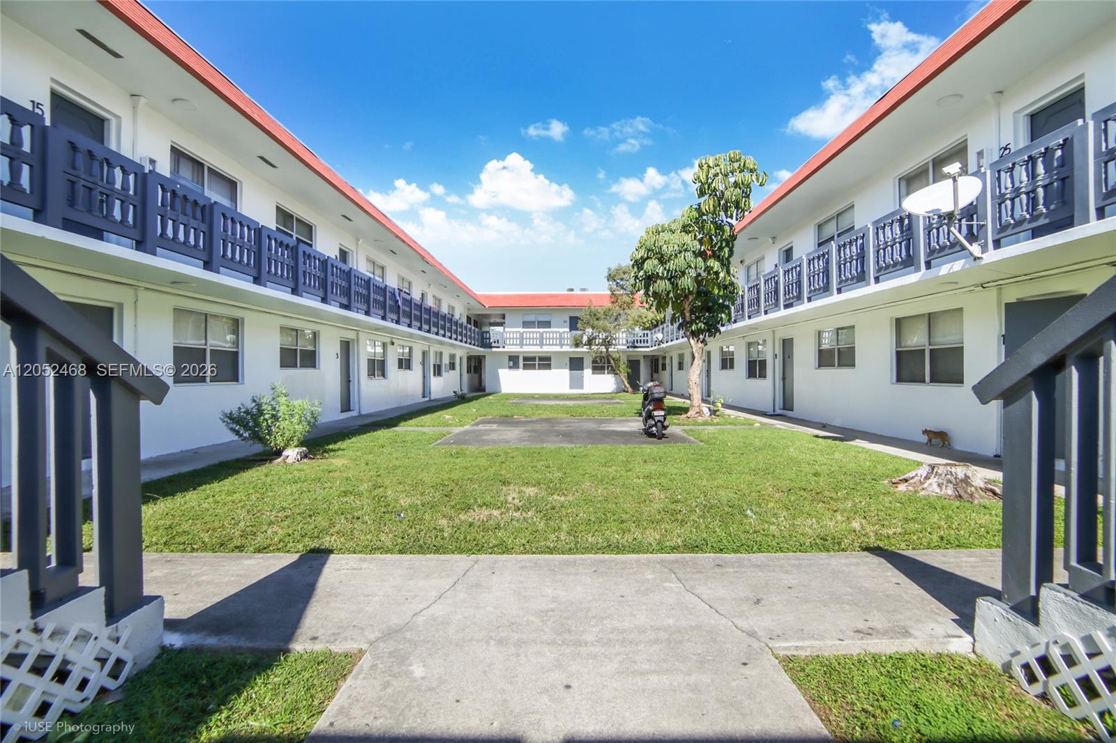 111 NW 152nd St # 16, Miami FL 33169
