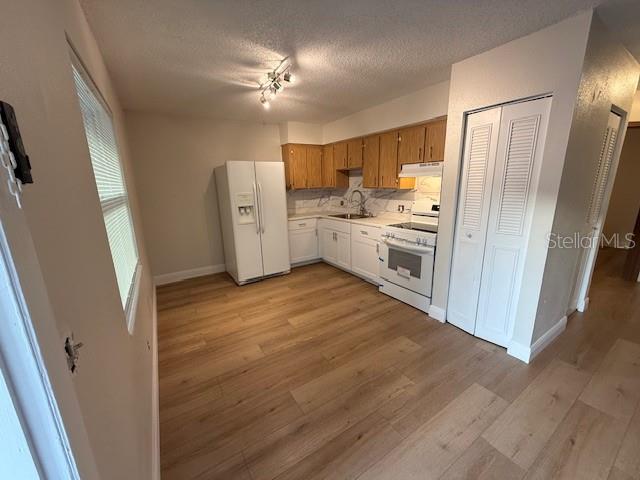 738 MICHIGAN CT UNIT 4, ST CLOUD, FL — photo 3 of 12