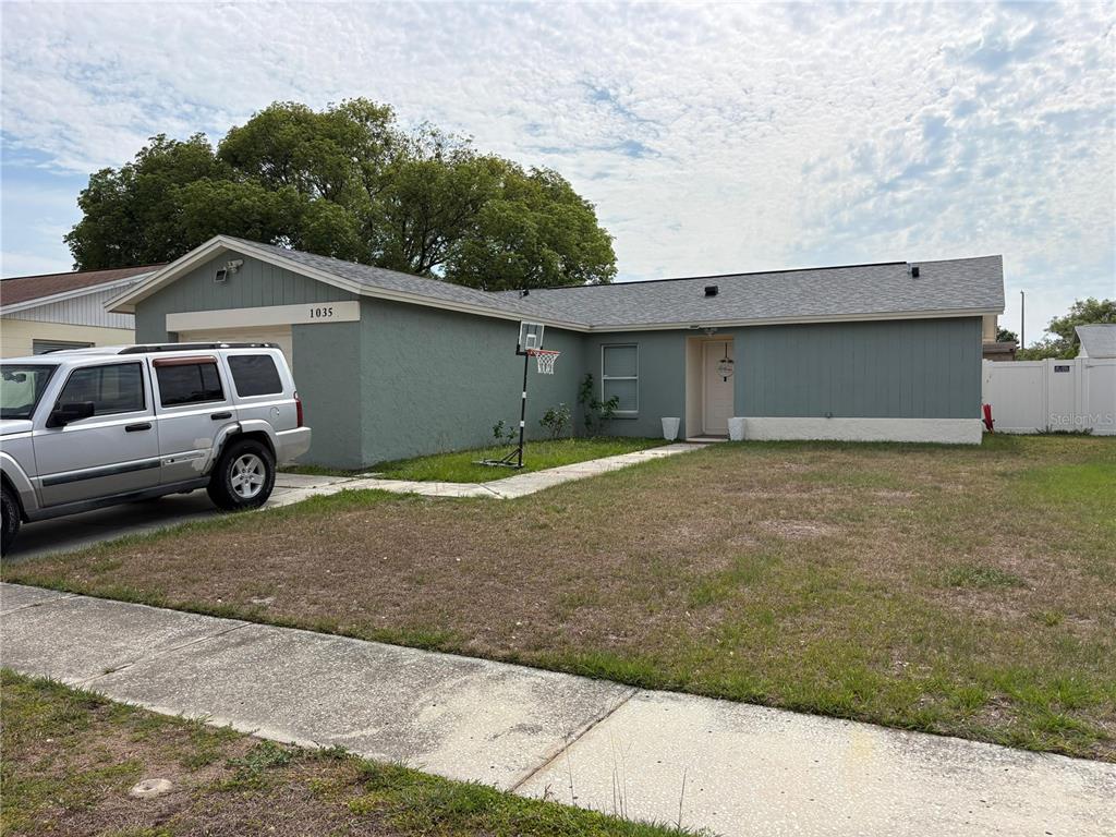 1035 PINE RIDGE CIRCLE