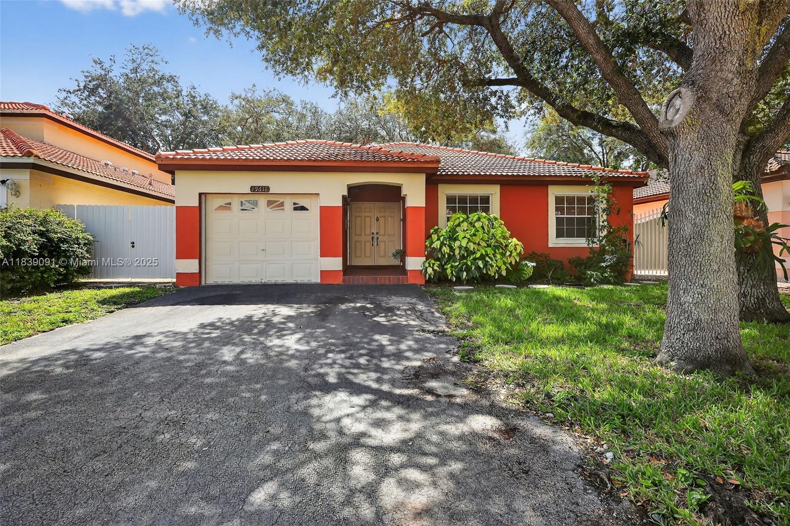 19611 NW 82nd Ct, Hialeah FL 33015
