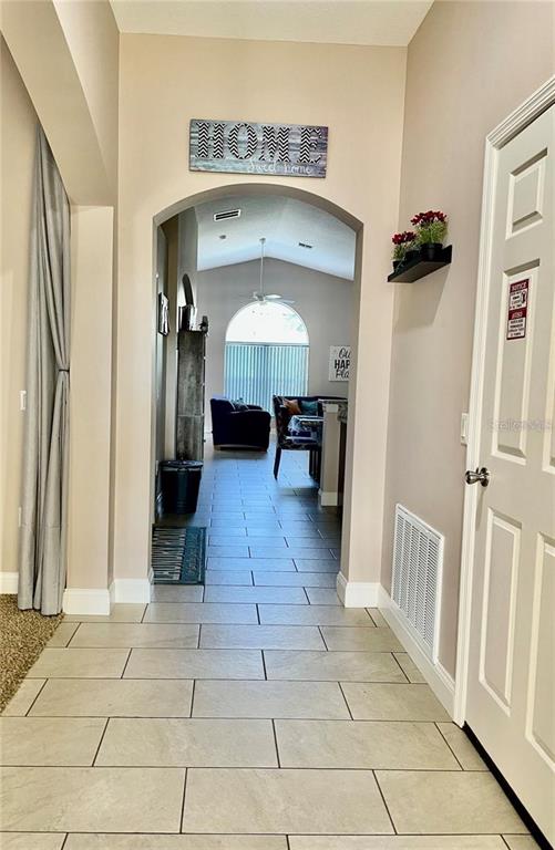 124 LANCASTER DRIVE, DAVENPORT, FL — photo 2 of 29