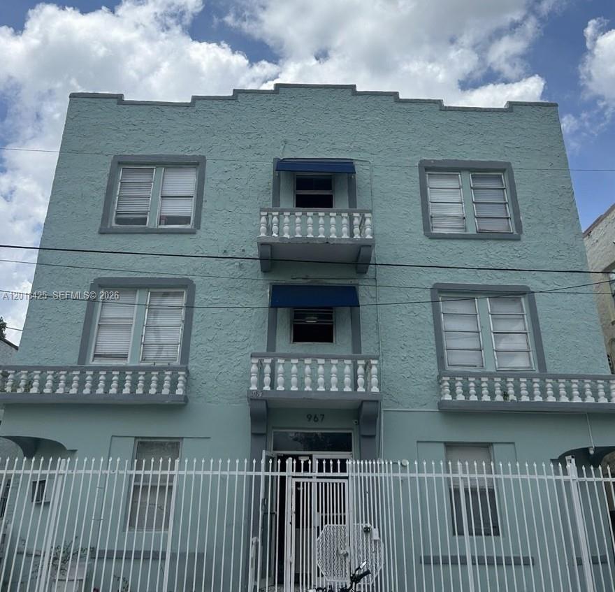 967 SW 5th St # 14, Miami FL 33130