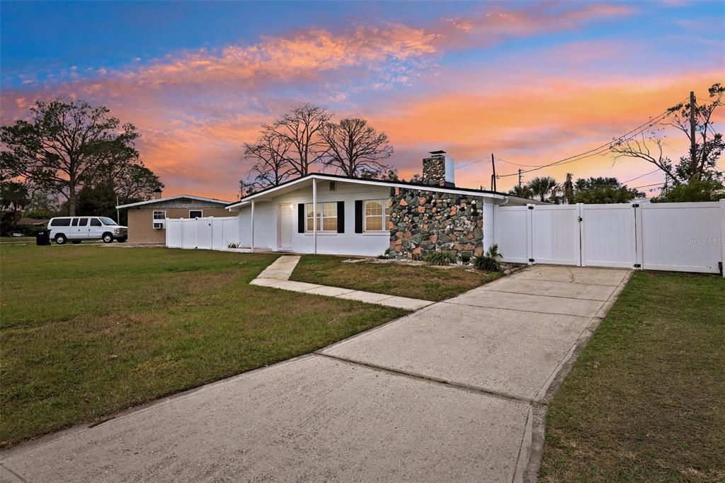 1413 EVANGELINE AVENUE