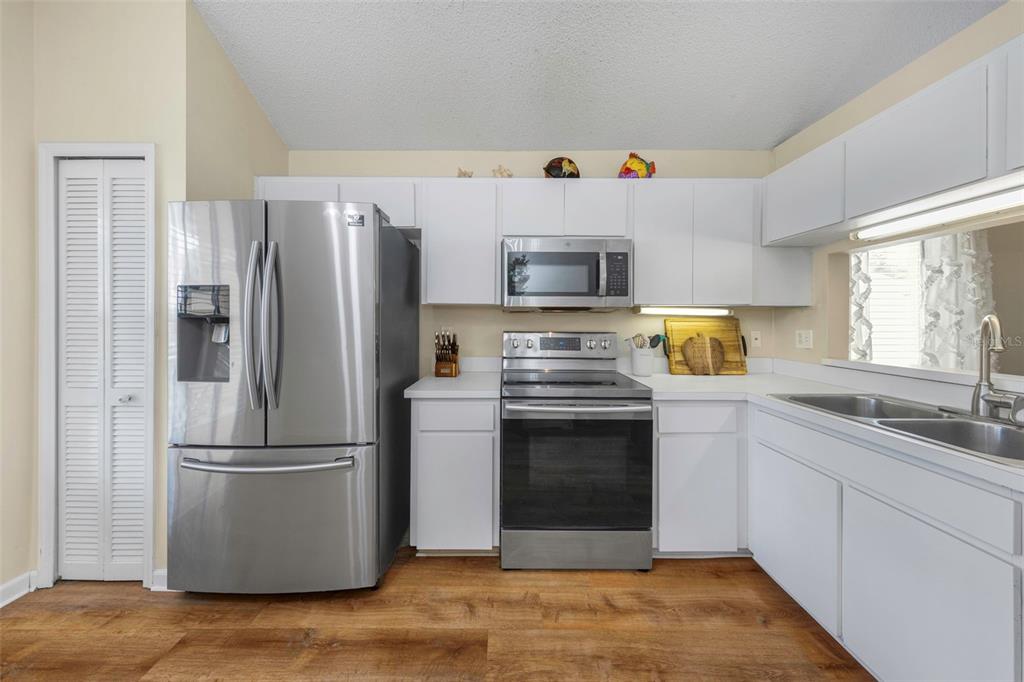 3130 BENTLEY DRIVE, PALM HARBOR, FL — photo 4 of 30
