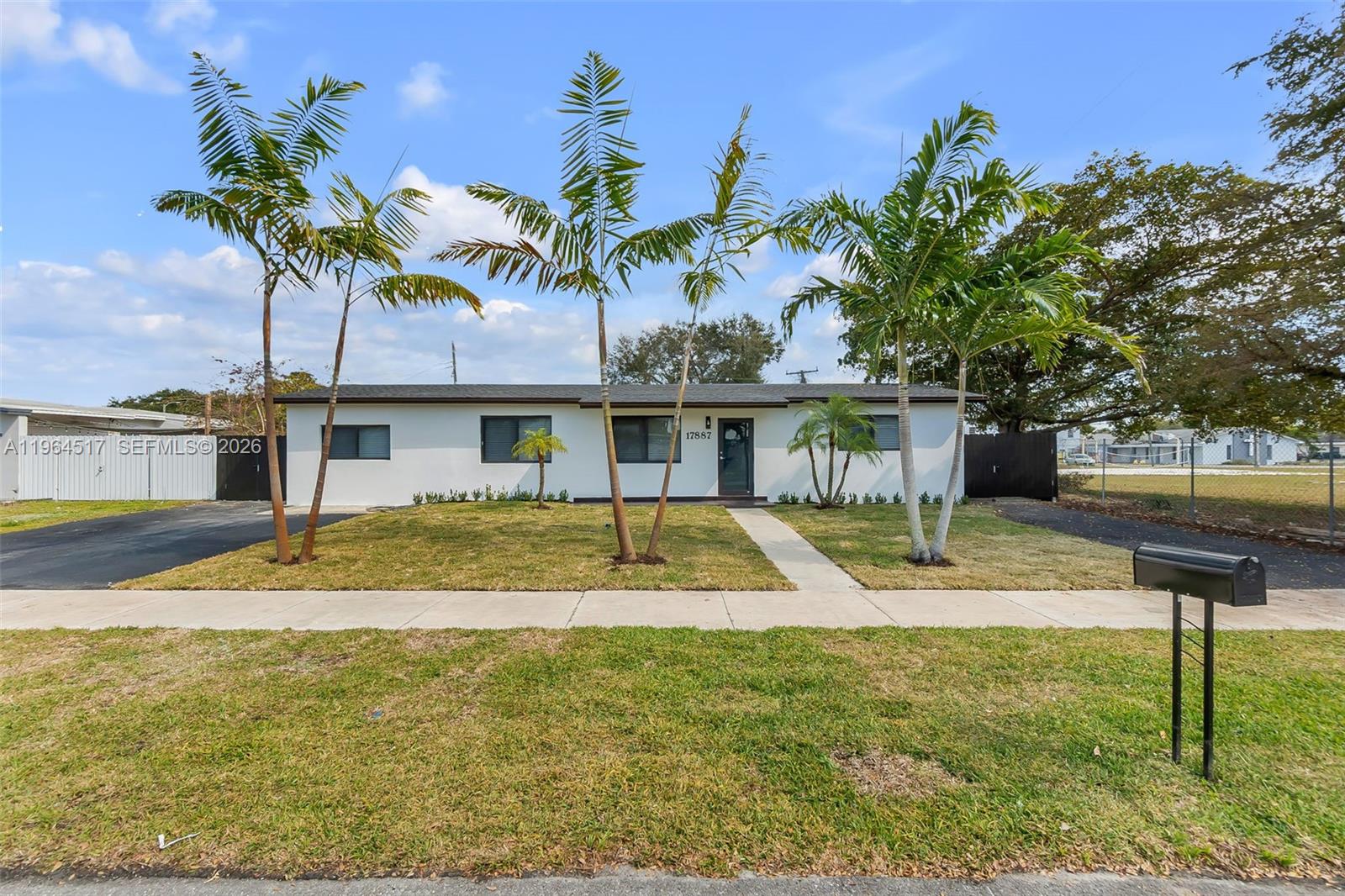 17887 78th Pl, Hialeah FL 33015