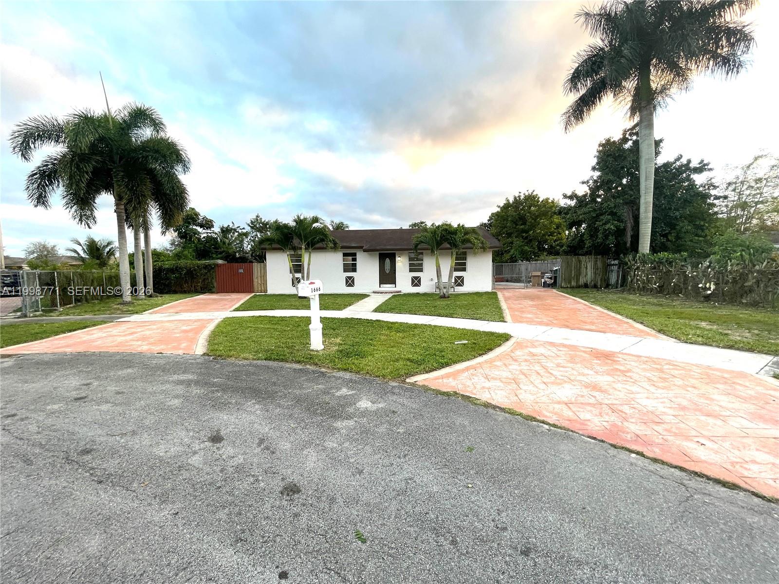 1666 SW 3rd Ct, Homestead FL 33030