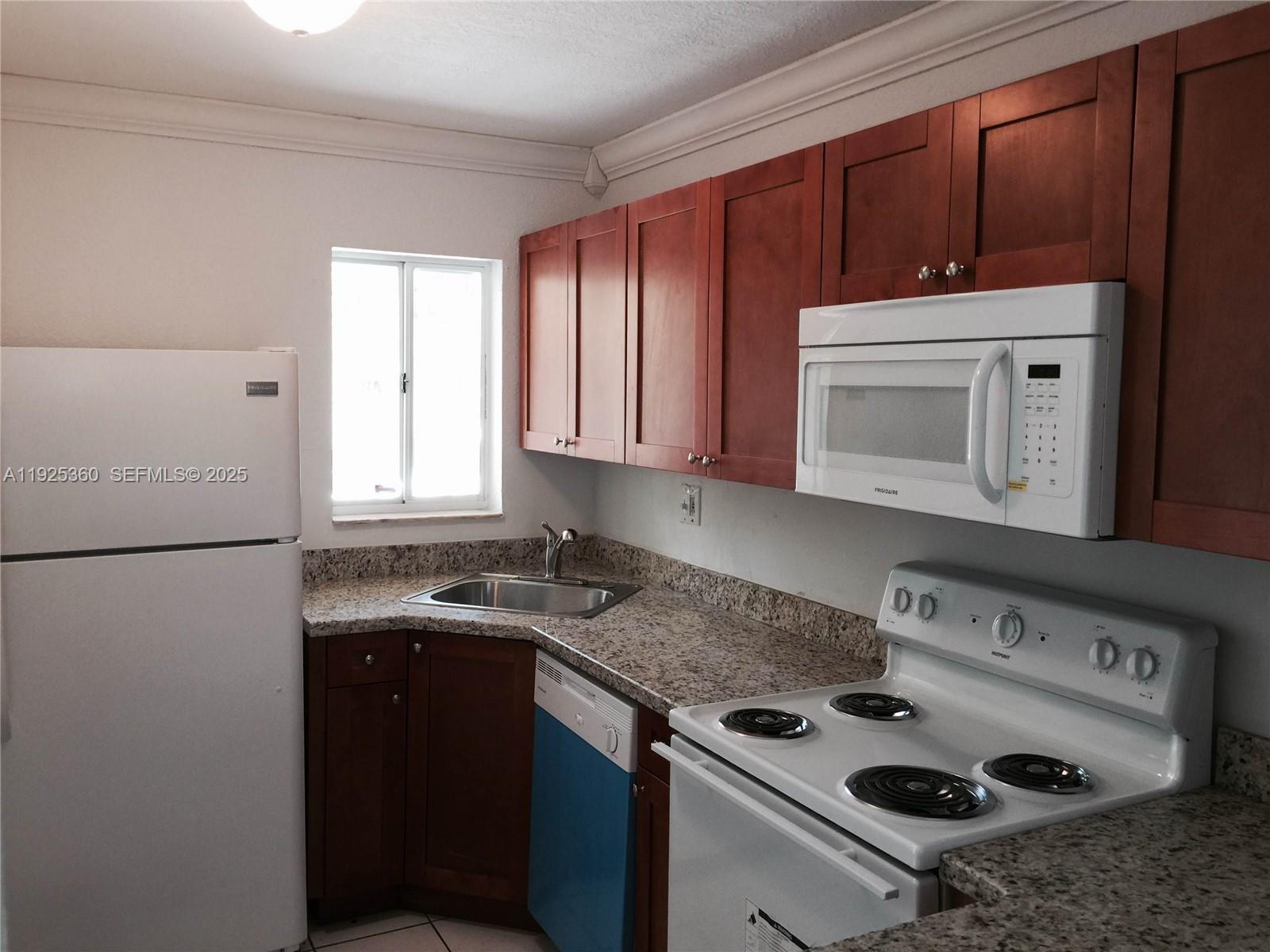 2780 W 76th St # 205, Hialeah FL 33016