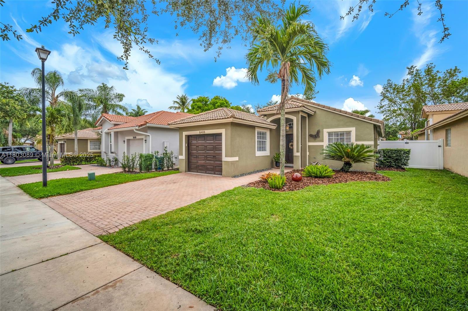 16408 Sapphire Bnd, Weston FL 33331