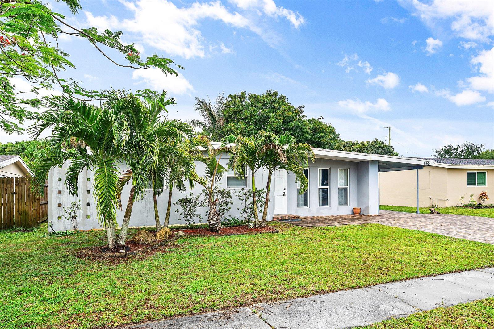 11674 Balsam Drive, Royal Palm Beach FL 33411