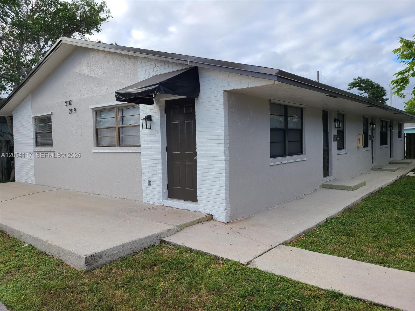 2117 Liberty St, Hollywood FL 33020
