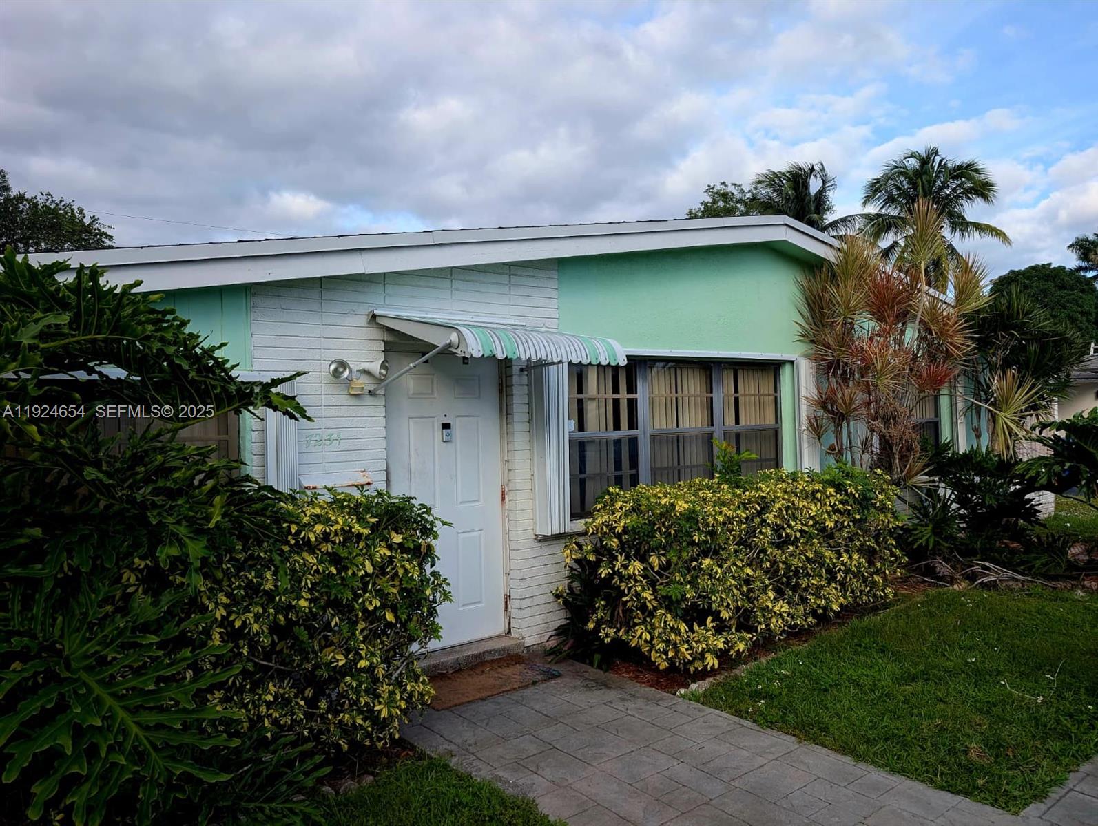 7231 Ramona St, Miramar FL 33023