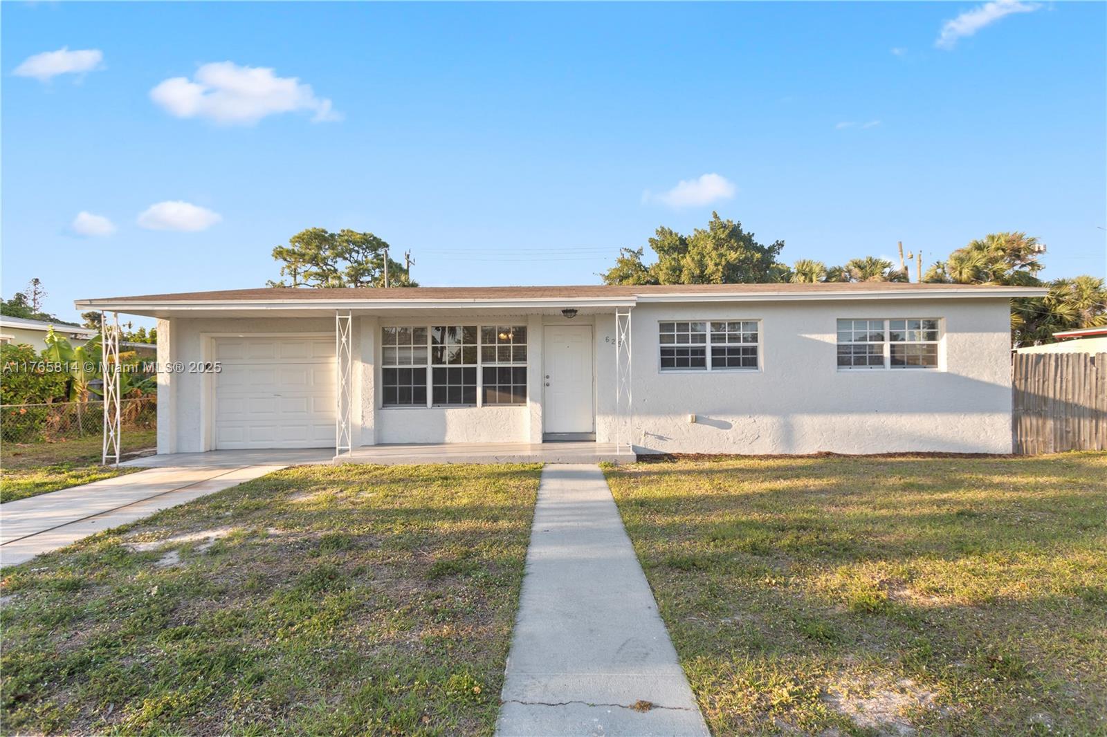 625 Foresteria Dr, Lake Park FL 33403