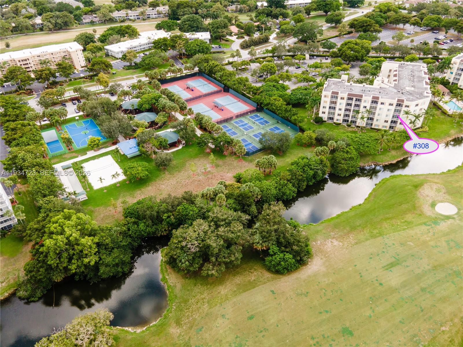 3500 Oaks Clubhouse Dr # 308, Pompano Beach FL 33069