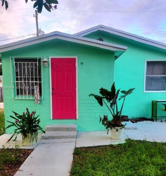 2239 Sheridan St, Hollywood FL 33020