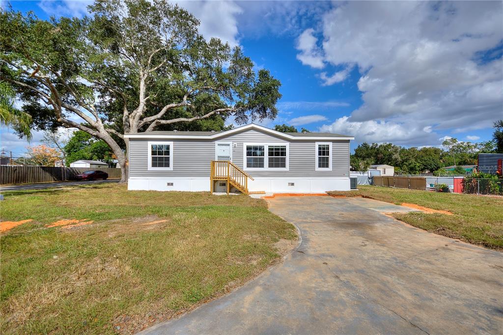 46 CANDLELIGHT LANE