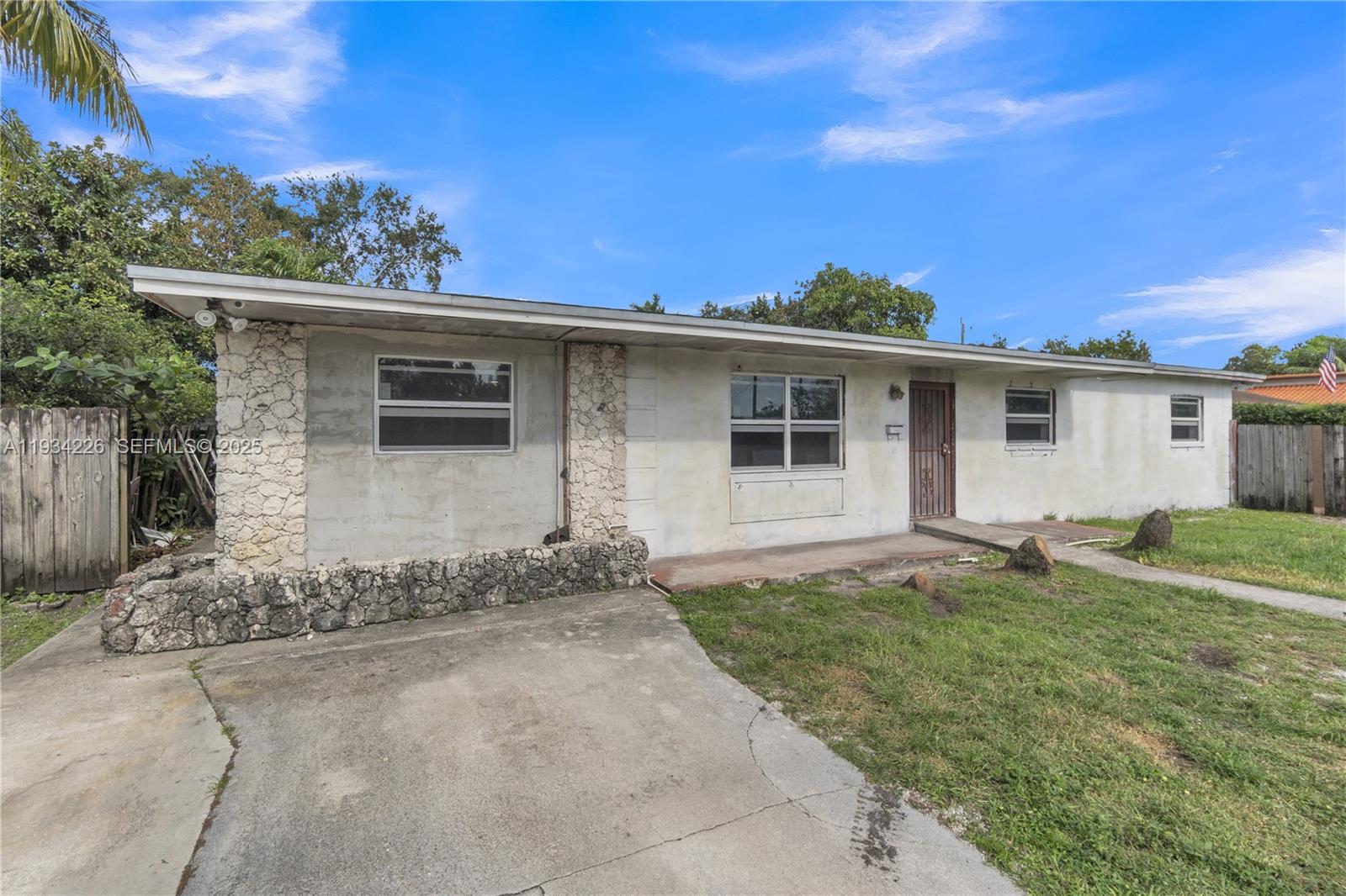 1361 NW 111th St, Miami FL 33167