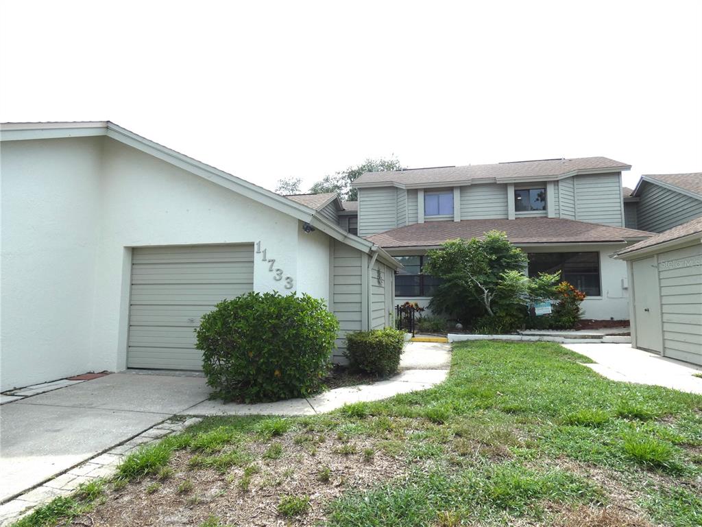 11733 ROLLING PINE LANE