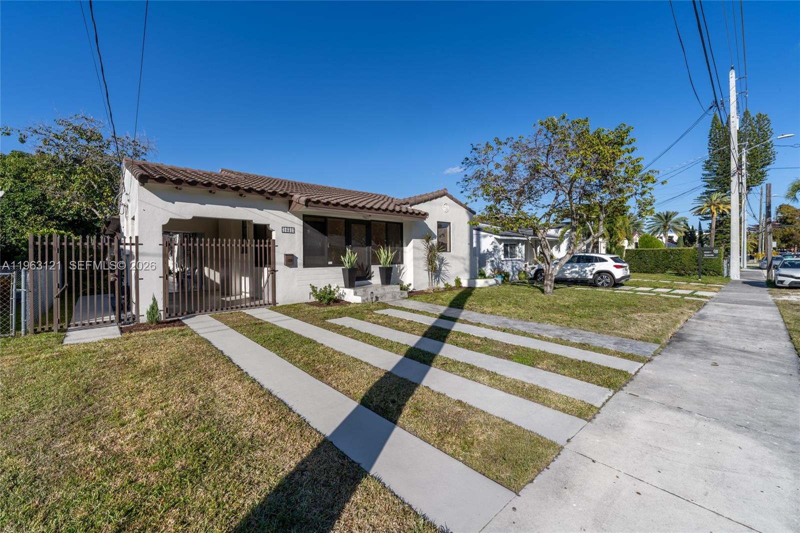 1631 SW 21st St, Miami FL 33145