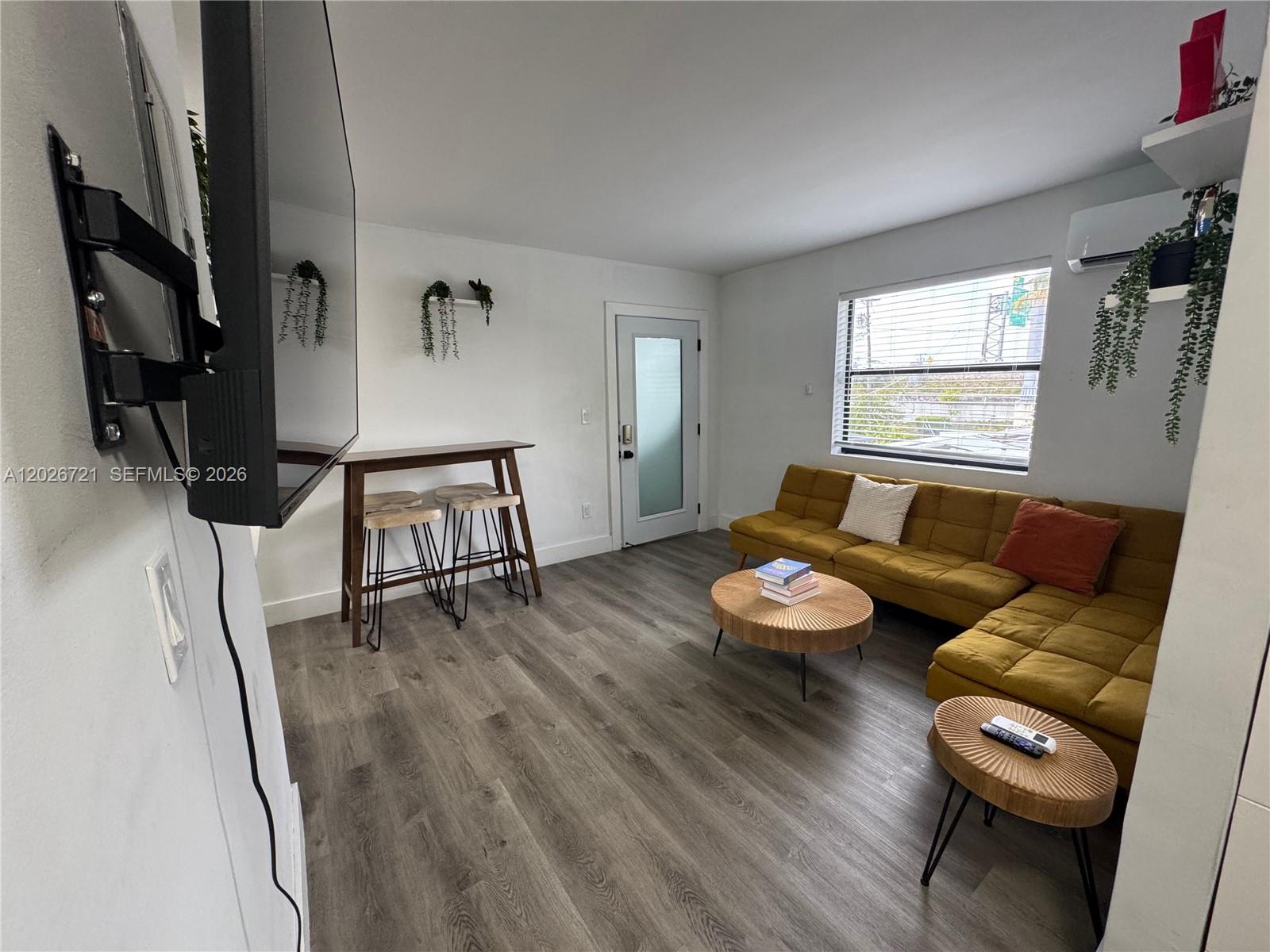 584 NW 30th St # 3, Miami FL 33127