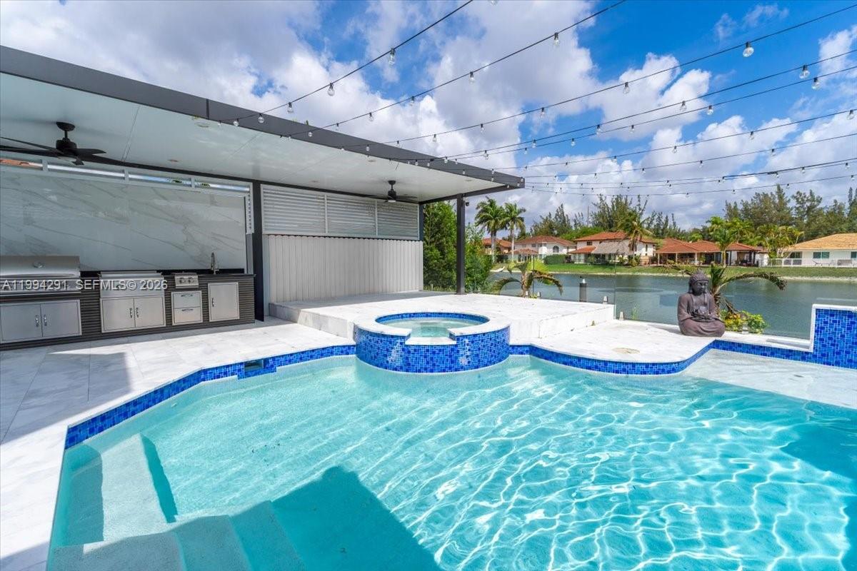 15763 SW 43rd St, Miami FL 33185
