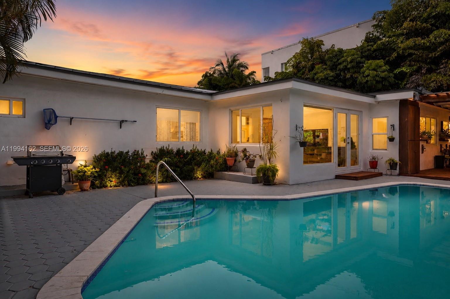 3551 E Glencoe St, Miami FL 33133